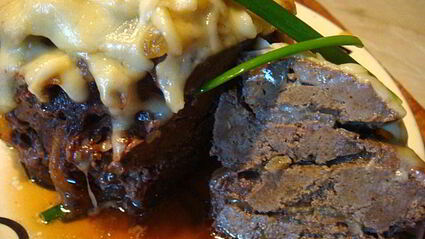 печень говяжья, запеченная под сырной шапкой