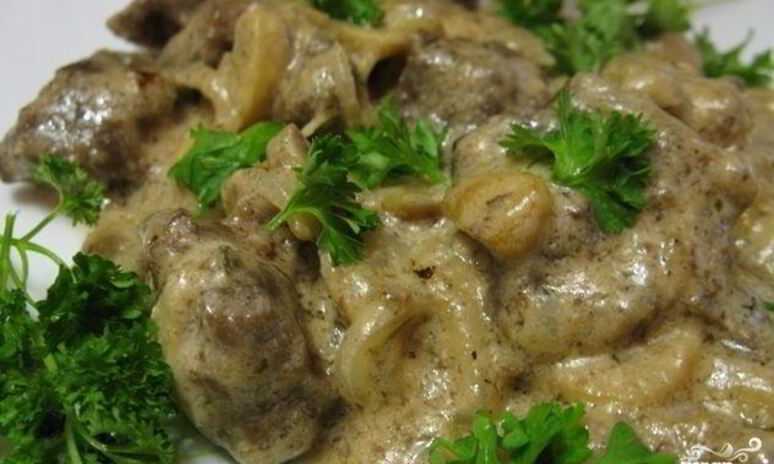 Рецепт печень по-строгановски с грибами