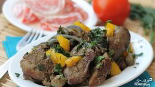 Печень с овощами