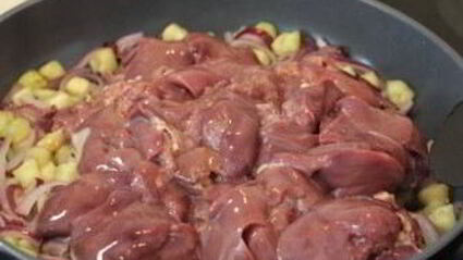 печень с овощами