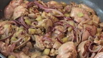 печень с овощами