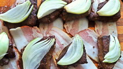 печень в беконе с картофелем