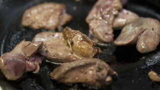 Печень в сметане на сковороде