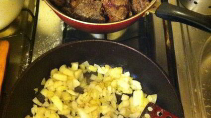 печень ягненка в сметане