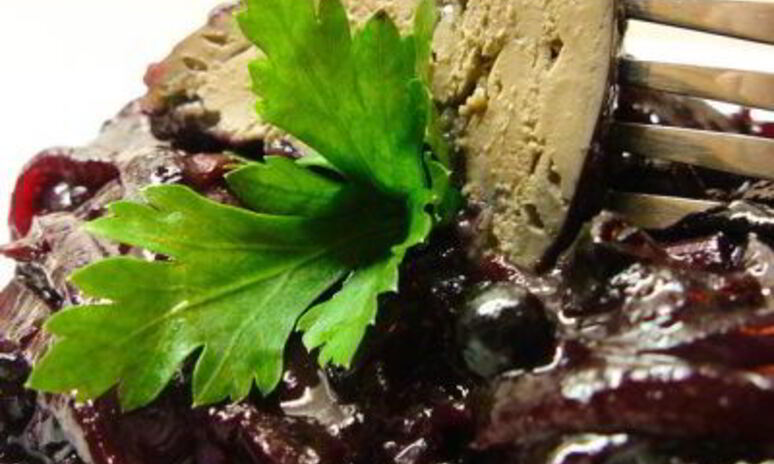 Рецепт тушеная куриная печень с черной смородиной