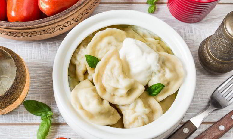 Рецепт домашние пельмени с курицей и копченой грудинкой