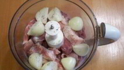 пельмени под соусом