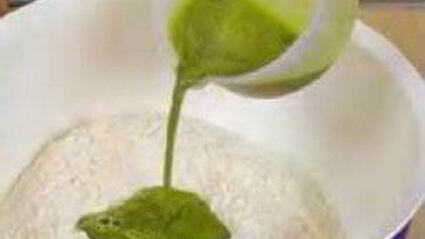 зеленые пельмени с лососем