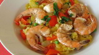 Паэлья с копченой ветчиной и креветками