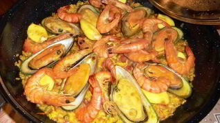 Паэлья в воке