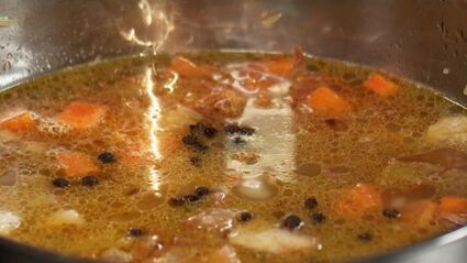 пилав с тушенкой и вареным нутом