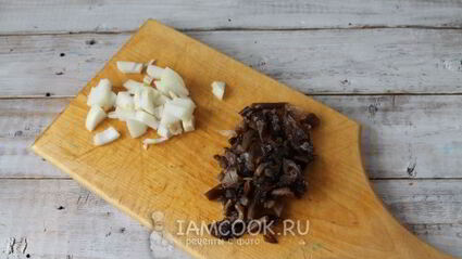 плов из гречки с грибами и орехами