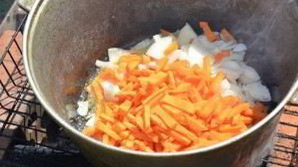 плов на костре со свининой