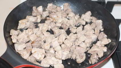 плов со свининой в горшочках