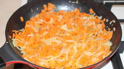 плов со свининой в горшочках