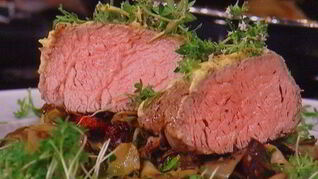 Филе телятины под апельсиново-горчичным соусом с грибным рагу