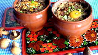 Грибное рагу в горшочках