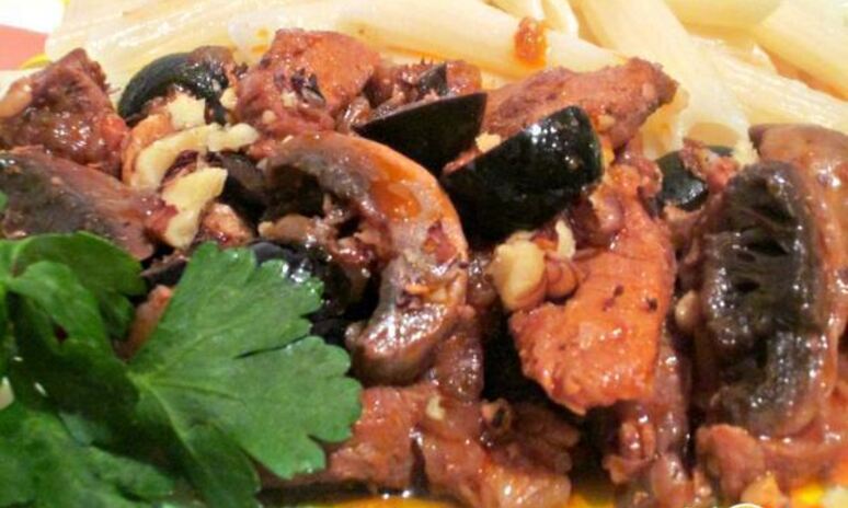 Рецепт мясное рагу с грибами и орехами