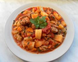 Мясное рагу с овощами из свинины