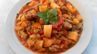 Мясное рагу с овощами из свинины