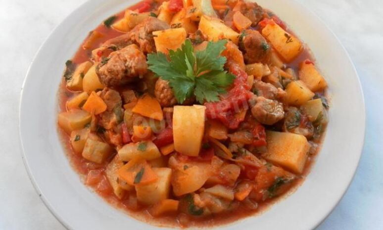 Рецепт мясное рагу с овощами из свинины