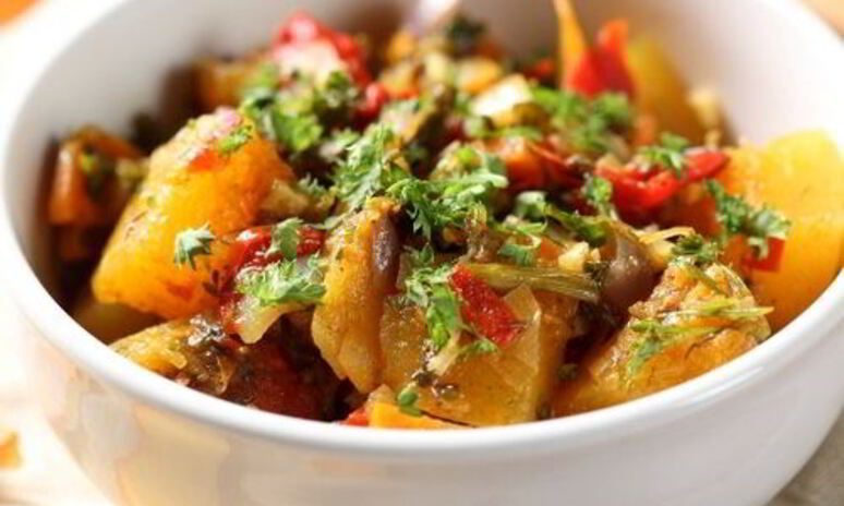 Рецепт нежное овощное рагу с куриной грудкой