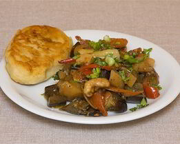 Овощное рагу с баклажанами и зеленью