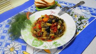 Овощное рагу с баклажанами в мультиварке