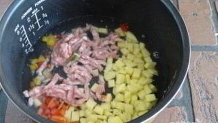 овощное рагу с фаршем в мультиварке