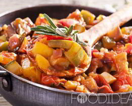 Овощное рагу с кабачками, баклажанами и мясом