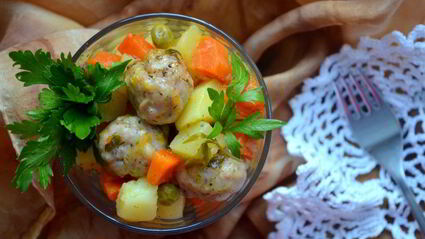 овощное рагу с куриными шариками