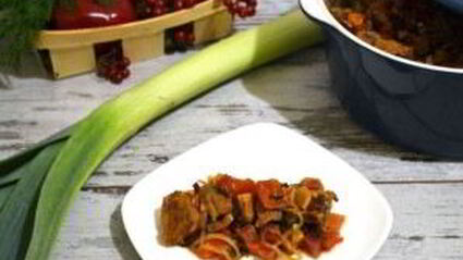 овощное рагу со свининой в духовке