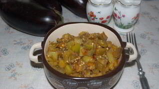 Рагу из баклажанов и помидоров