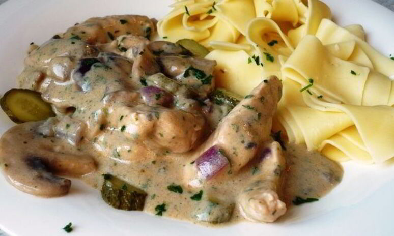 Рецепт рагу из индейки по-строгановски