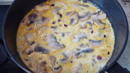 рагу из индейки по-строгановски