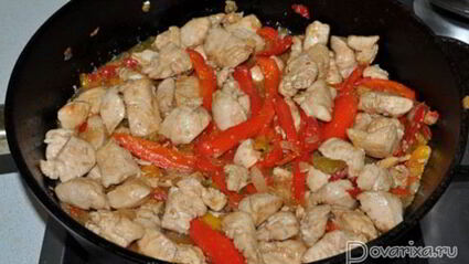 рагу из куриного филе со сладким перцем