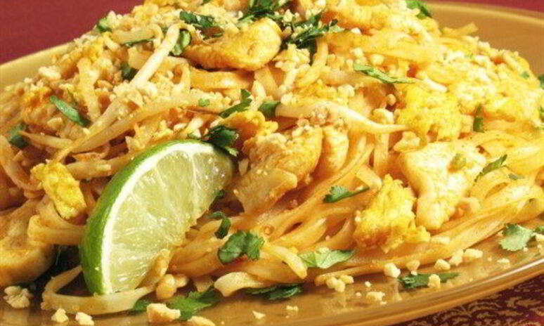 Рецепт рисовая лапша с куриным филе и кабачками в арахисовом соусе