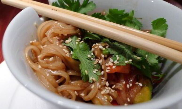 Рецепт рисовая лапша с курицей и овощами