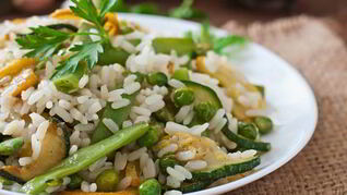 Овощное ризотто с козьим сыром