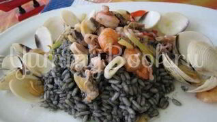Ризотто черное с дарами моря
