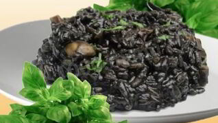 Ризотто с чернилами каракатицы