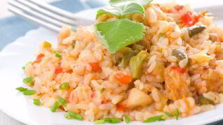 Ризотто с курицей и овощами