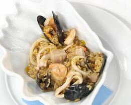 Ризотто с морепродуктами и белыми грибами