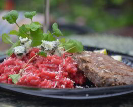 Ризотто со свеклой и стейками