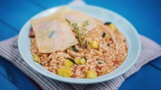 Розмариновое ризотто с испанским чоризо и курицей