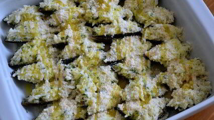 фаршированные мидии, запеченные под картофельной корочкой