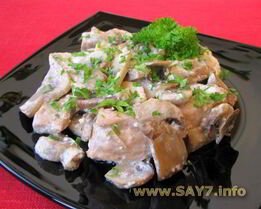 Горбуша, жаренная с грибами