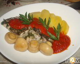 Камбала в белом вине с томатным соусом