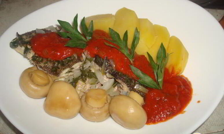 Рецепт камбала в белом вине с томатным соусом