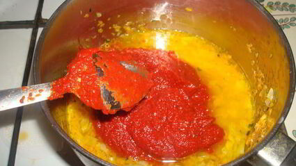 камбала в белом вине с томатным соусом